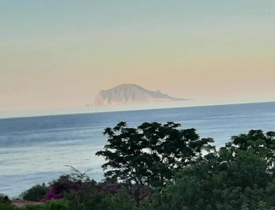 Villa Insolia Santa Marina Salina Δωμάτιο φωτογραφία