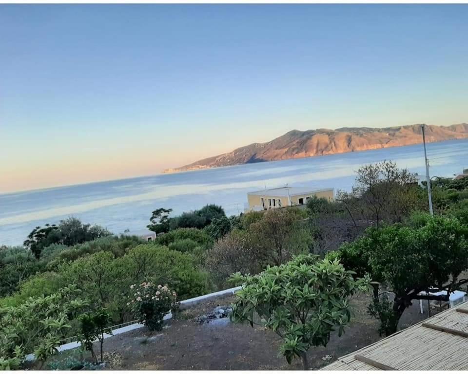 Villa Insolia Santa Marina Salina Δωμάτιο φωτογραφία